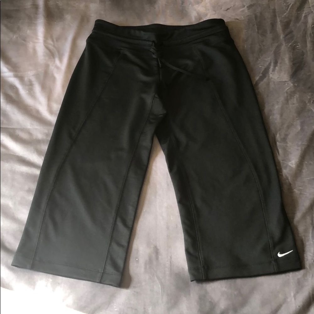 Like New!! Ladies Size S - Nike FITDRY Yoga pant